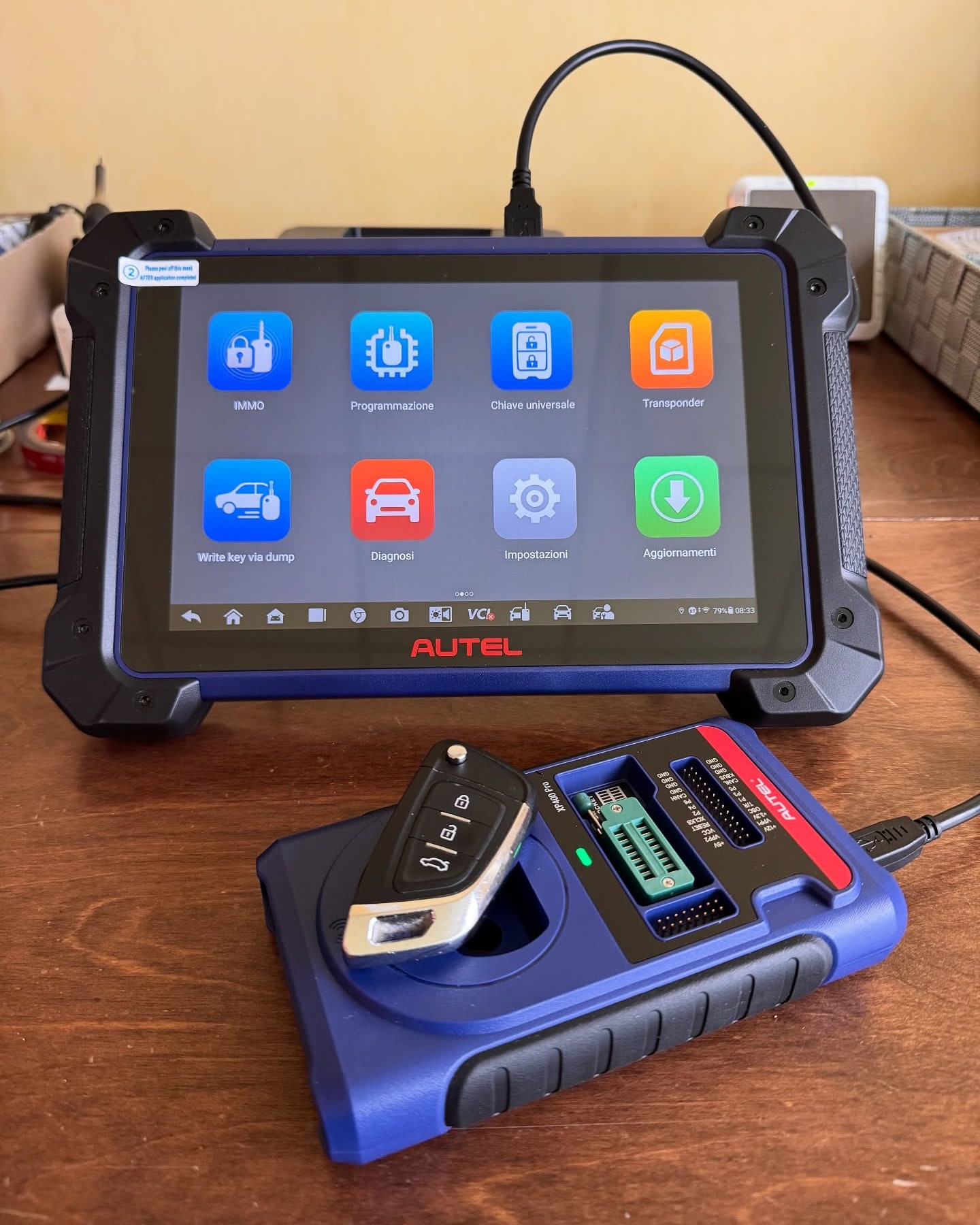 Tablet di programmazione con chiave e interfaccia per la codifica